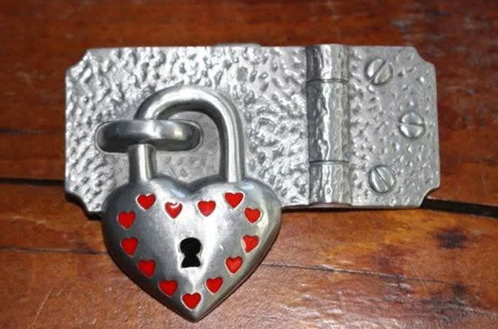 Heart Padlock on Hinge Belt Buckle